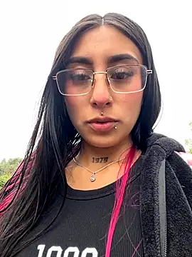 Violeet Smith online show from September 19, 1:01 pm