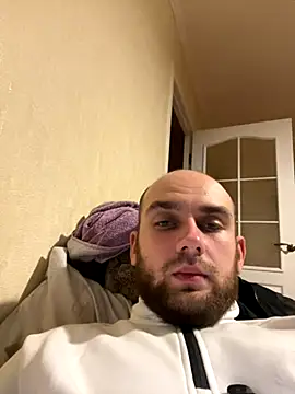 Snapshot of LuckyGirlfriends chatting on November 4, 6:18 pm LuckyGirlfriends online show from November 4, 6:18 pm