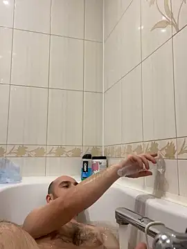 Snapshot of LuckyGirlfriends chatting on November 11, 8:20 pm LuckyGirlfriends online show from November 11, 8:20 pm