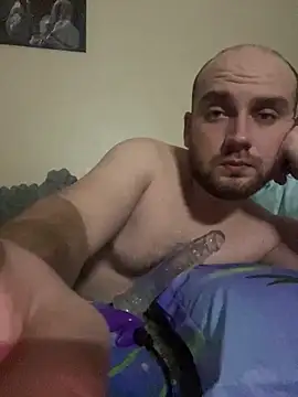 Snapshot of LuckyGirlfriends chatting on January 15, 12:37 am LuckyGirlfriends online show from January 15, 12:37 am