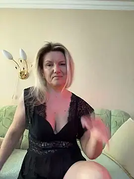 AliceSwan4011 online show from April 26, 9:40 am