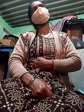 MISS LOVE 001 online show from December 18, 6:14 pm