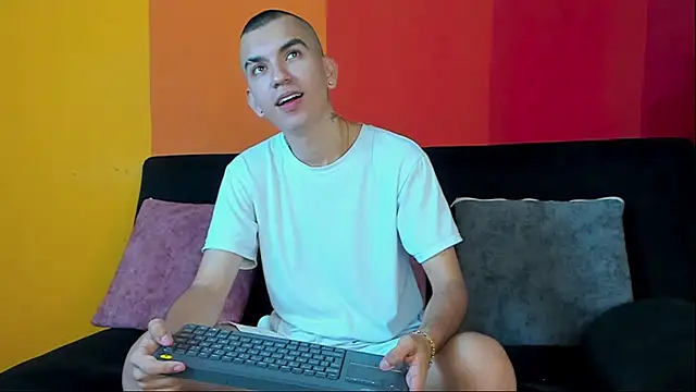 RowanCley online show from September 12, 12:16 pm