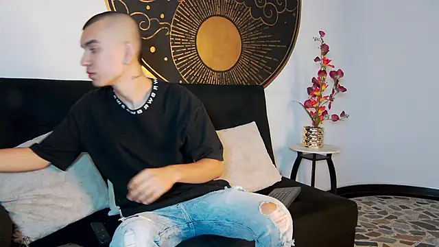 RowanCley online show from October 9, 12:14 pm