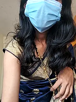 Shivani2002 online show from November 18, 8:08 am