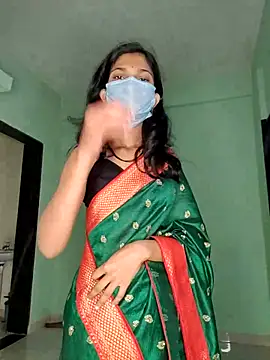 Shivani2002 online show from February 10, 1:32 am