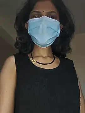 Shivani2002 online show from June 13, 2:53 am