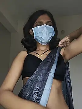 Shivani2002 online show from July 28, 9:48 am