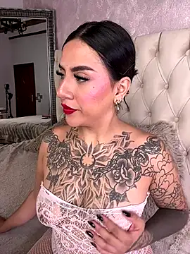 VixenBunnyy online show from September 18, 7:10 am