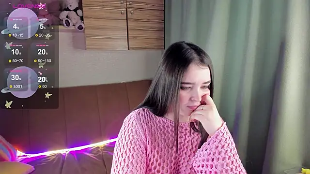 Snapshot of Alice_next_door chatting on November 23, 10:37 am Alice next door online show from November 23, 10:37 am