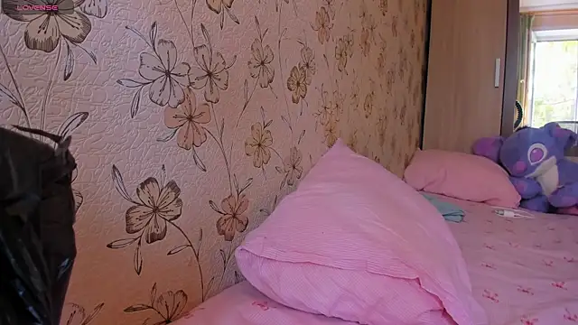 Alice next door online show from May 7, 11:15 am
