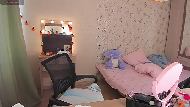 Alice next door online show from July 11, 9:56 am