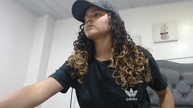 Giia Monroe online show from February 4, 3:29 pm