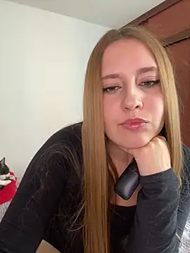 Snapshot of Cutie_blondie chatting on October 28, 5:26 pm Cutie blondie online show from October 28, 5:26 pm