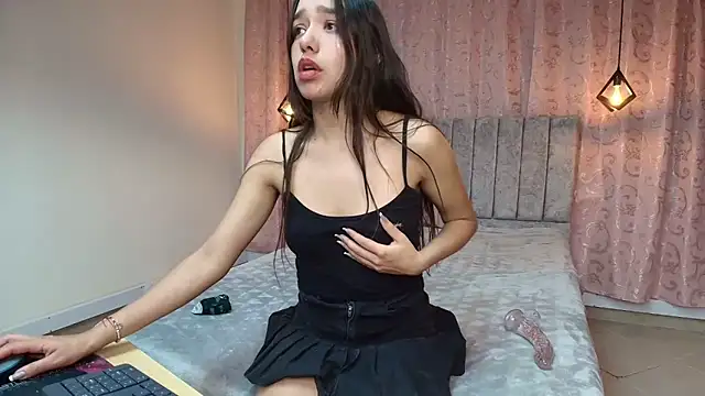 Snapshot of Emily__parker__ chatting on September 14, 3:49 am Emily parker online show from September 14, 3:49 am