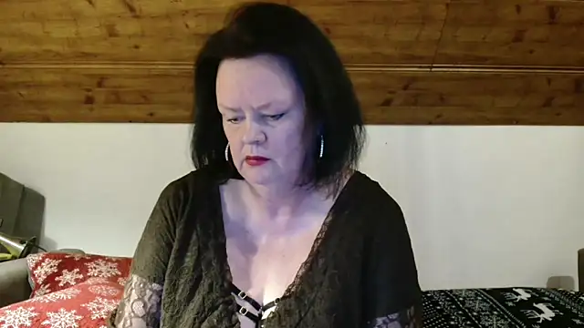 TiffanyMature online show from December 5, 3:30 pm