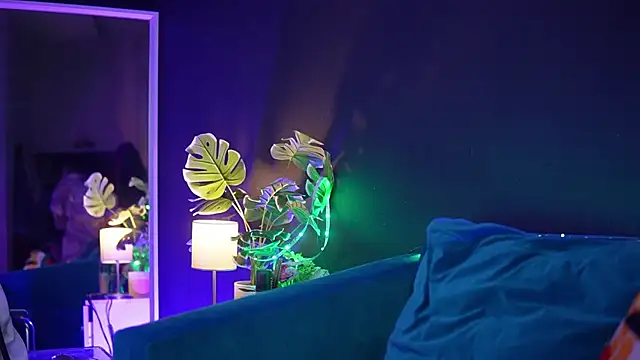 Snapshot of RubyRosa chatting on December 13, 11:10 pm RubyRosa online show from December 13, 11:10 pm