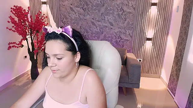 Snapshot of karlie_small chatting on September 22, 7:27 pm karlie small online show from September 22, 7:27 pm