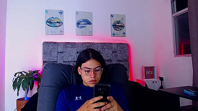 dirty model online show from September 19, 4:03 am