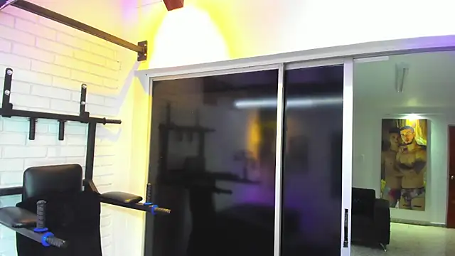 ItaloMoore online show from March 20, 11:15 am