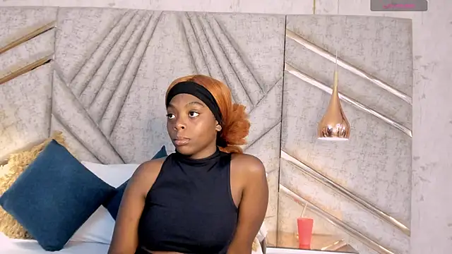 Snapshot of OliviaGarciaa chatting on September 28, 3:23 am OliviaGarciaa online show from September 28, 3:23 am