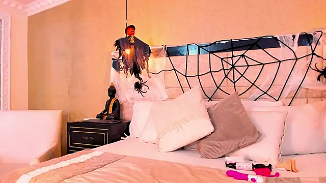 Snapshot of OliviaGarciaa chatting on October 13, 7:36 pm OliviaGarciaa online show from October 13, 7:36 pm