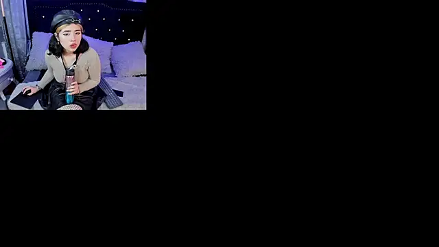 dafnelee online show from September 17, 10:50 am