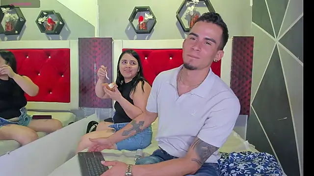 StrapSwingers online show from September 10, 8:09 pm