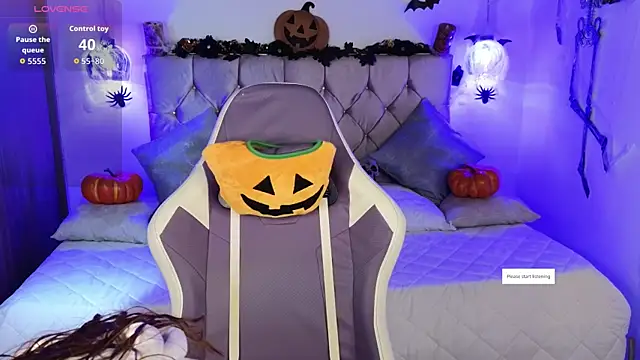 lila min online show from October 21, 1:56 pm