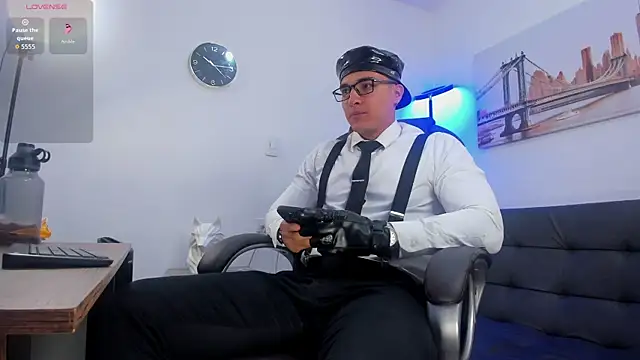 Snapshot of Dash_Bukoski chatting on October 7, 11:29 am Dash Bukoski online show from October 7, 11:29 am