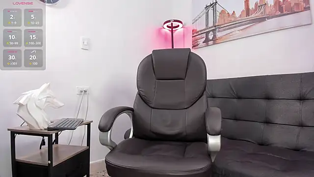 Snapshot of Dash_Bukoski chatting on October 15, 11:32 am Dash Bukoski online show from October 15, 11:32 am