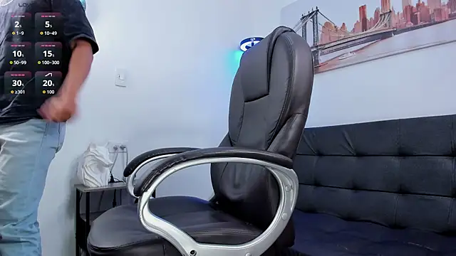 Snapshot of Dash_Bukoski chatting on October 19, 5:13 pm Dash Bukoski online show from October 19, 5:13 pm