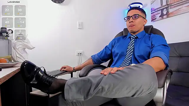 Dash Bukoski online show from November 9, 2:15 pm