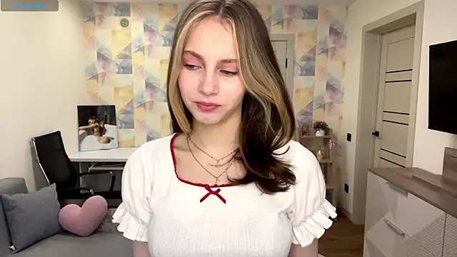 Snapshot of NylaNadler chatting on February 20, 5:37 am NylaNadler online show from February 20, 5:37 am