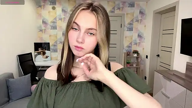 Snapshot of NylaNadler chatting on February 25, 6:01 am NylaNadler online show from February 25, 6:01 am