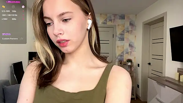 Snapshot of NylaNadler chatting on March 15, 4:07 am NylaNadler online show from March 15, 4:07 am