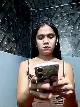 Snapshot of lexyyr17 chatting on February 1, 7:51 am lexyyr17 online show from February 1, 7:51 am