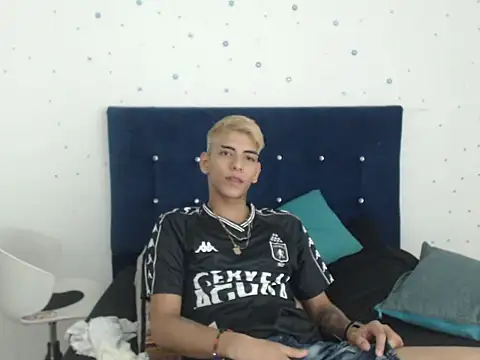 SkyAndSeth online show from October 16, 1:34 pm