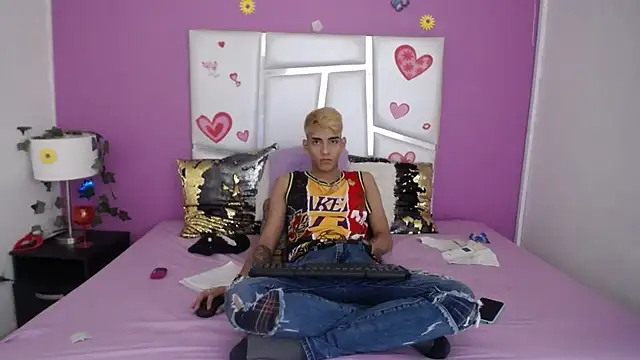 SkyAndSeth online show from October 23, 5:40 am