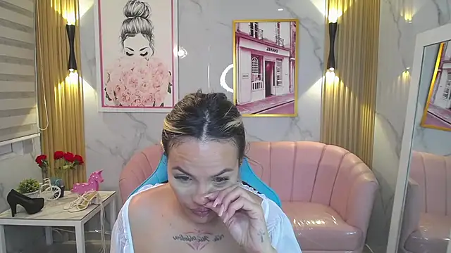 Snapshot of Jade_Jones_a chatting on September 18, 3:52 am Jade Jones a online show from September 18, 3:52 am