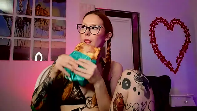 kulteacher online show from September 22, 1:35 pm