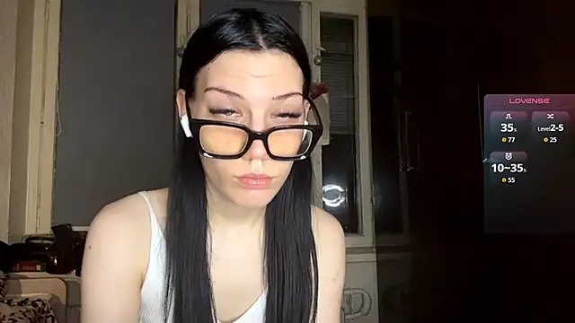 Snapshot of AlfredaBillegas chatting on September 28, 6:13 pm AlfredaBillegas online show from September 28, 6:13 pm