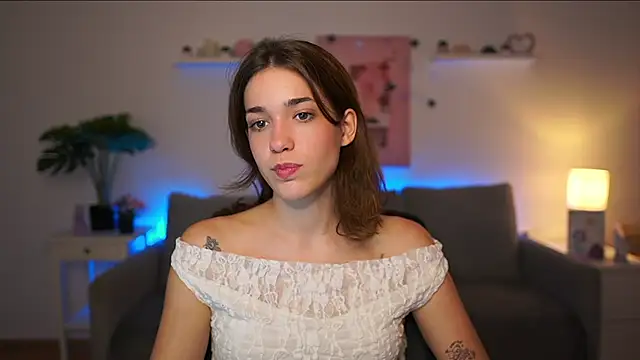 kissie cat online show from October 3, 1:19 pm