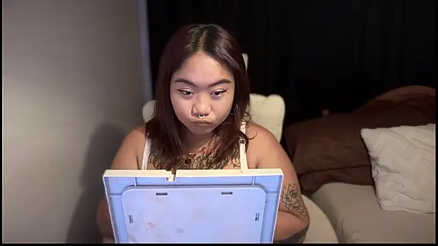 Snapshot of _XXXKittyTingles chatting on December 18, 7:03 am XXXKittyTingles online show from December 18, 7:03 am