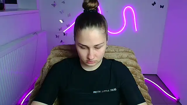 Stefanie Sweet online show from May 18, 5:46 am