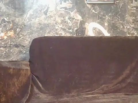 imaila18 online show from February 9, 5:22 am