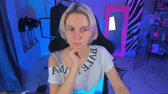 BethanyCloud online show from October 17, 2:26 am