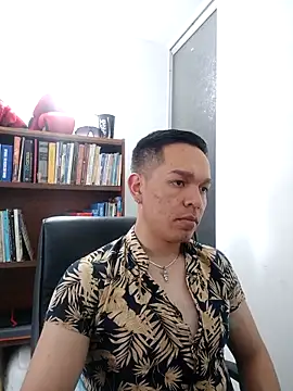 Snapshot of Carl_Strip chatting on December 20, 9:55 pm Carl Strip online show from December 20, 9:55 pm