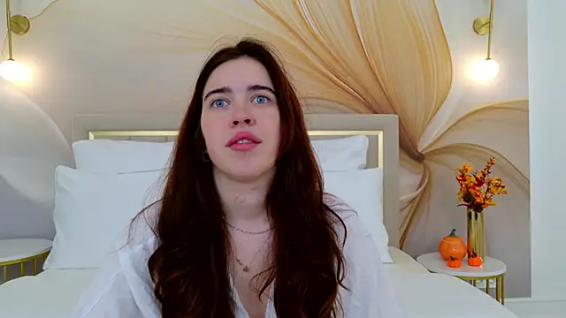 KimberlyBond online show from September 24, 3:04 pm