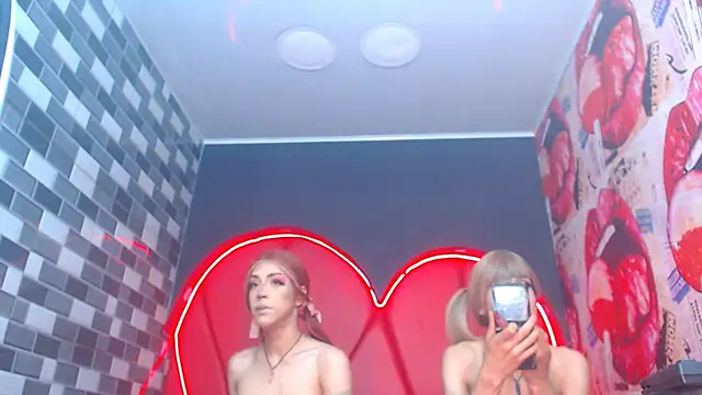 Snapshot of julessxcharlotte chatting on September 27, 1:27 pm julessxcharlotte online show from September 27, 1:27 pm